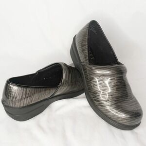 SAVVY Brandy Women's Size 10M Slip Resistant Metallic Leather Work Clogs Shoes